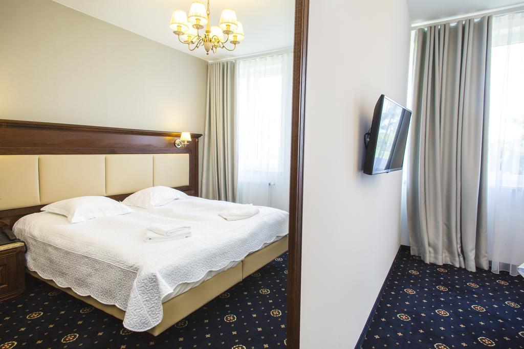 Hotel Nad Raba - Bochnia Bagian luar foto