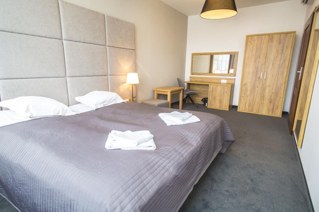 Hotel Nad Raba - Bochnia Bagian luar foto